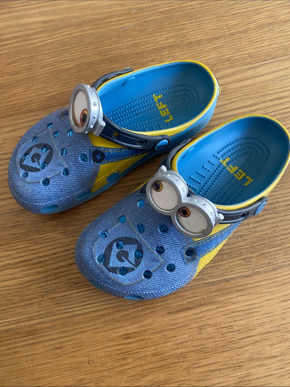 Crocs Despicable Me Minion Big Kids Girl Boy Classic Clog Crocs Size 7